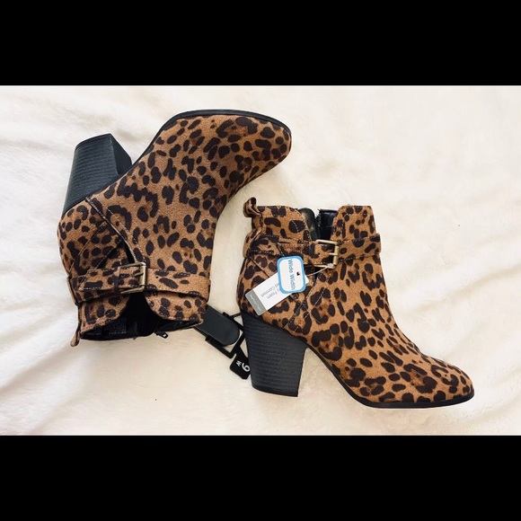 Time and Tru Shoes - NWT memory foam leopard/cheetah print booties